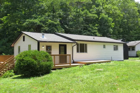 4288 W Briarwood Lake West Ln, Monrovia, IN 46157