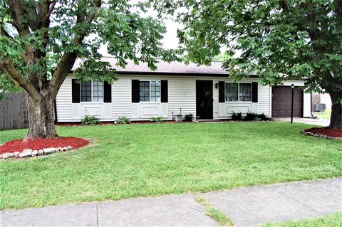 60 Oakden Ct, Whiteland, IN 46184
