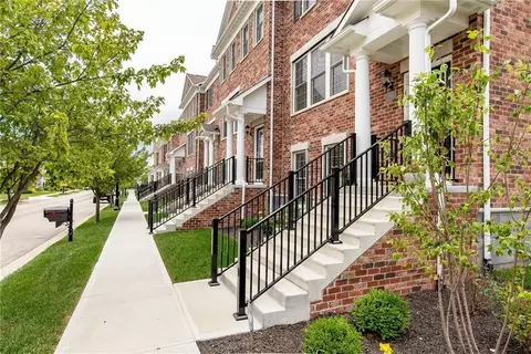 2045 Broughton St, Carmel, IN 46032