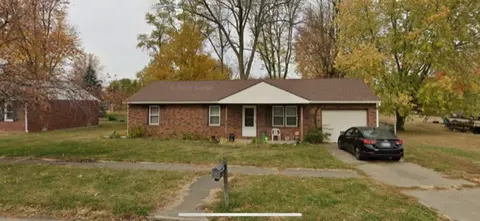 702 W 7th St, Rushville, IN 46173