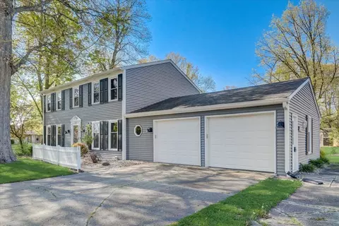 4961 Beechmont Dr, Anderson, IN 46012