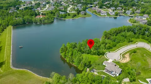 1727 Tipton Pointe Ct, Columbus, IN 47201