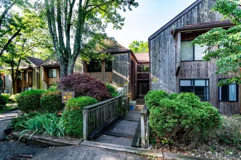 9543 S Pointe Lasalles Dr #89, Bloomington, IN 47401