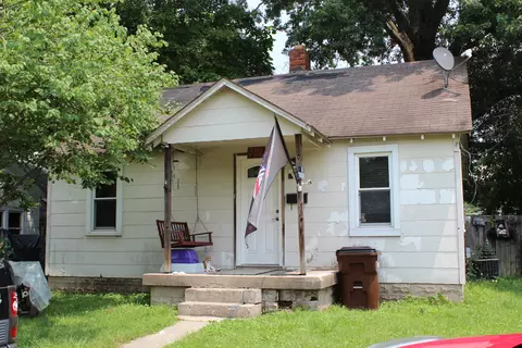 438 8th St, North Vernon, IN 47265