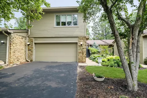 303 Baywood Ct, Noblesville, IN 46062