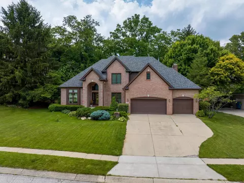 8956 Admirals Bay Dr, Indianapolis, IN 46236