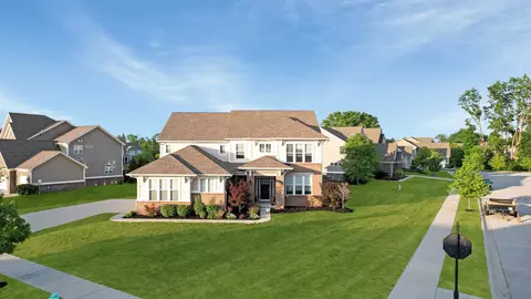 6441 Concord Dr, Zionsville, IN 46077