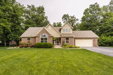 7308 Deerfield Dr, Greenfield, IN 46140