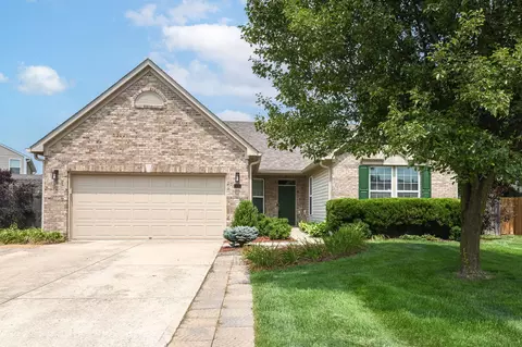 4576 W Bridgewood Blvd, New Palestine, IN 46163