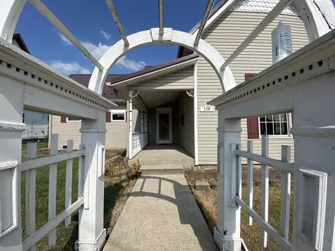 129 S Independence St, Windfall, IN 46076 photo 4