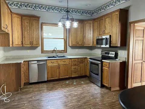 129 S Independence St, Windfall, IN 46076 photo 8