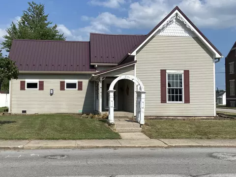 129 S Independence St, Windfall, IN 46076 photo 2