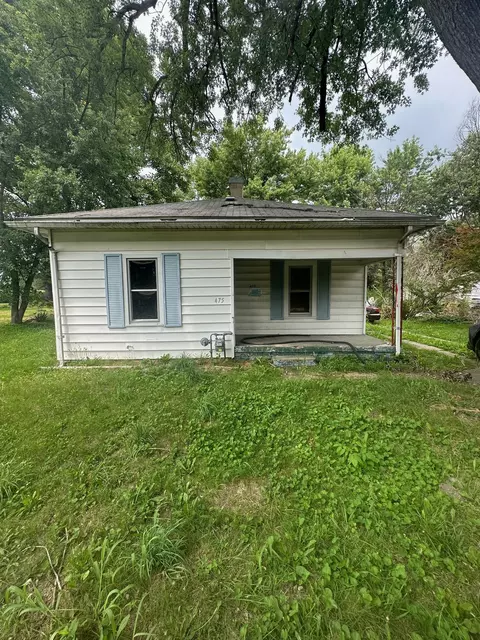 475 W Trinity Ave, Clinton, IN 47842