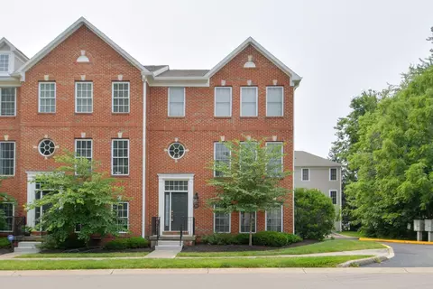 341 Autumn Dr, Carmel, IN 46032