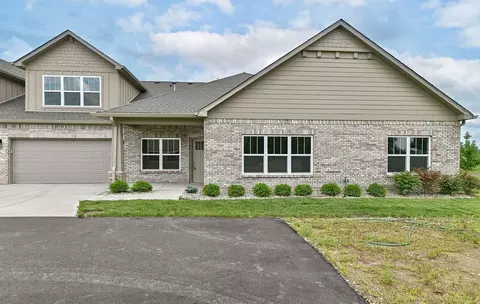 2323 Saddle Dr, Shelbyville, IN 46176