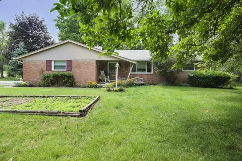 1520 Oakwood Trl, Indianapolis, IN 46260