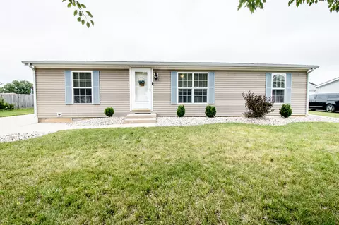 4625 Autumn Ridge Dr, Columbus, IN 47203
