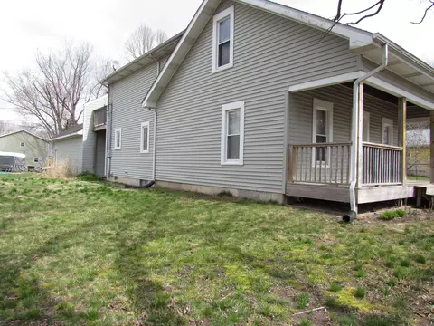 Exterior - 827 Harrison St, Covington, IN 47932 photo 2 of 17