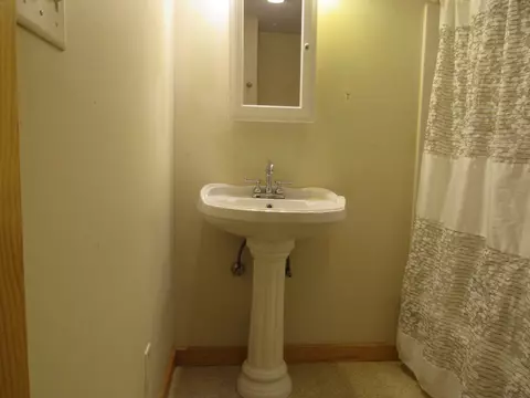Bath - 827 Harrison St, Covington, IN 47932 photo 1 of 3