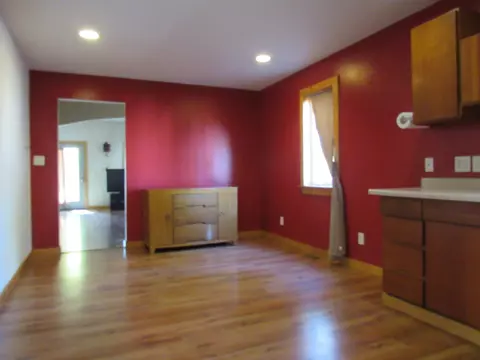 Entry Way - 827 Harrison St, Covington, IN 47932 photo 1 of 2