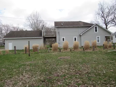 Exterior - 827 Harrison St, Covington, IN 47932 photo 5 of 17