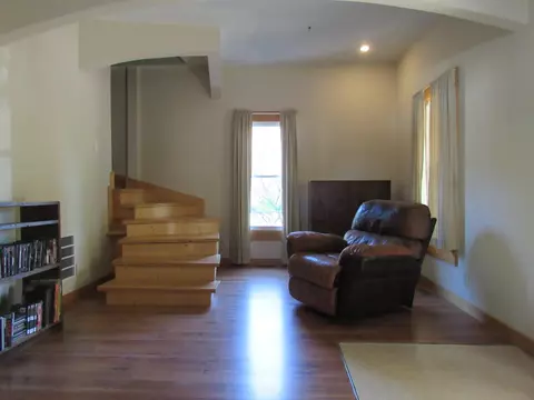Living - 827 Harrison St, Covington, IN 47932 photo 2 of 3