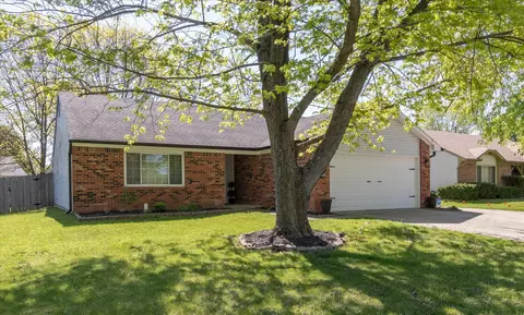 7449 Cobblestone West Dr, Indianapolis, IN 46236