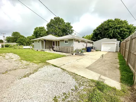 5082 E Polk St, Straughn, IN 47387
