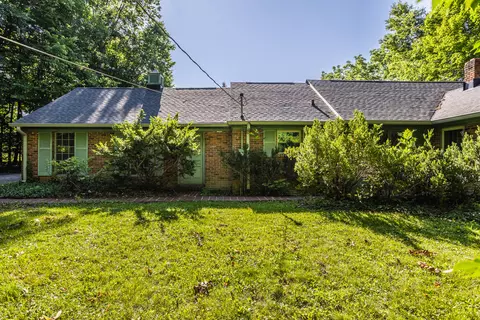 21 Cardinal Ln, Carmel, IN 46032
