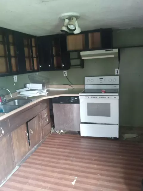 504 W Main St, Windfall, IN 46076 photo 6
