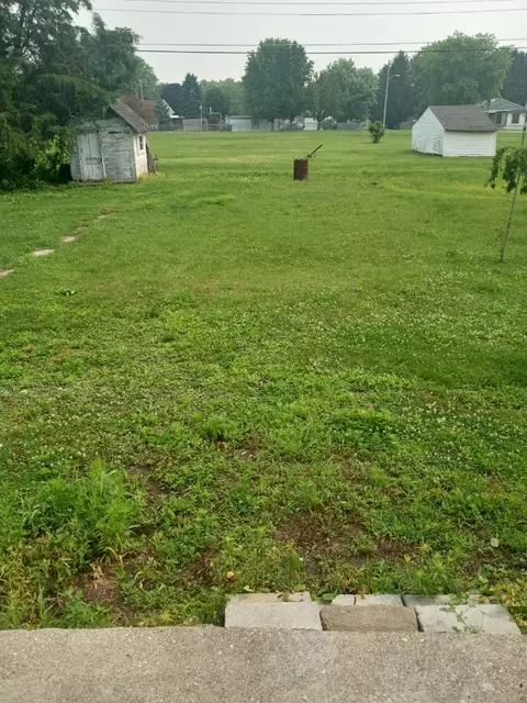 504 W Main St, Windfall, IN 46076 photo 2