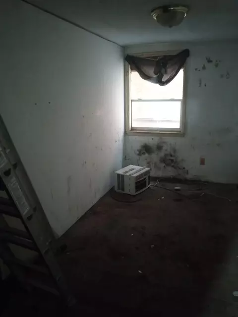 504 W Main St, Windfall, IN 46076 photo 7