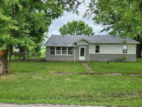 6157 N Main St, Willow Branch, IN 46186