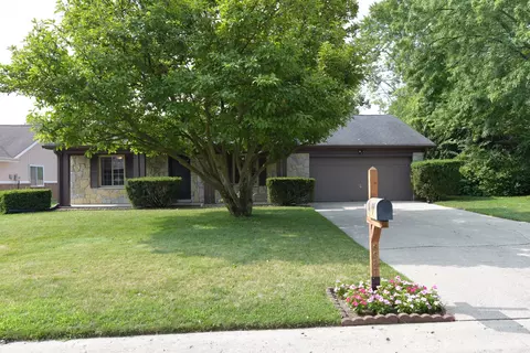 6637 Roundtree Ct, Indianapolis, IN 46214
