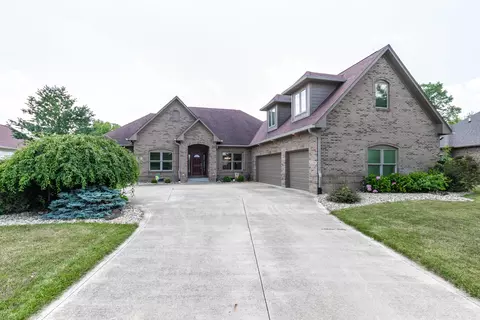 222 Saundra Dr, Fortville, IN 46040