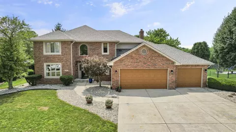2257 Willow Lake Dr, Greenwood, IN 46143