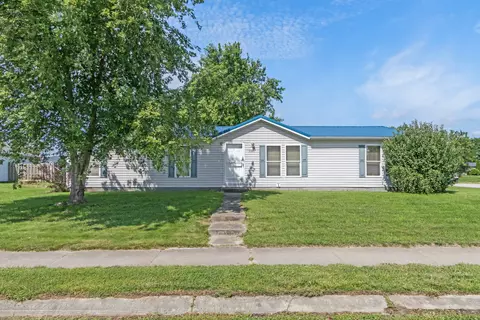 1026 Mockingbird Ln, Seymour, IN 47274