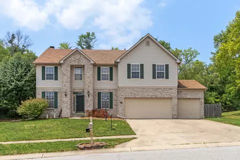 1284 White Ash Dr, Greenwood, IN 46143