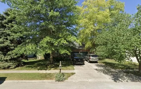 110 Ponsonby Ct, Indianapolis, IN 46214