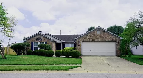 7845 Bent Willow Dr, Indianapolis, IN 46239