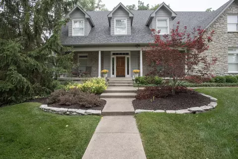 9957 Ford Valley Ln, Zionsville, IN 46077