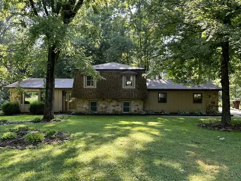 10136 N Limberlost Ct, Terre Haute, IN 47803