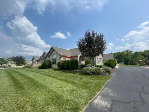 1045 Laurelwood Ln, Greenwood, IN 46142