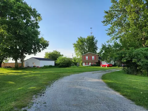 700 E Broadway St, Fortville, IN 46040