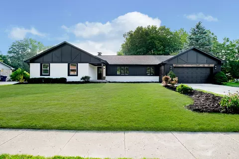 722 Hawthorne Dr, Carmel, IN 46033