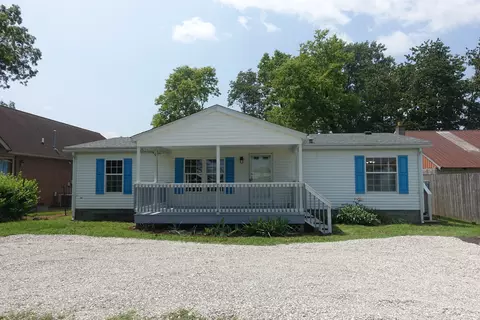 805 N Pine St, Seymour, IN 47274