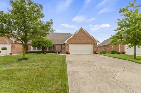 4774 W Harrisburg Ct, New Palestine, IN 46163
