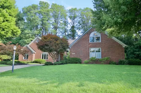 6936 Sun River Dr, Fishers, IN 46038