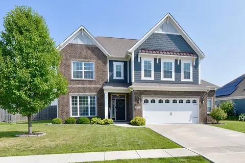 1336 Thornhill Ln, Greenwood, IN 46143