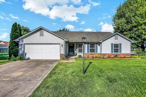 2032 Cross Willow Ln, Indianapolis, IN 46239